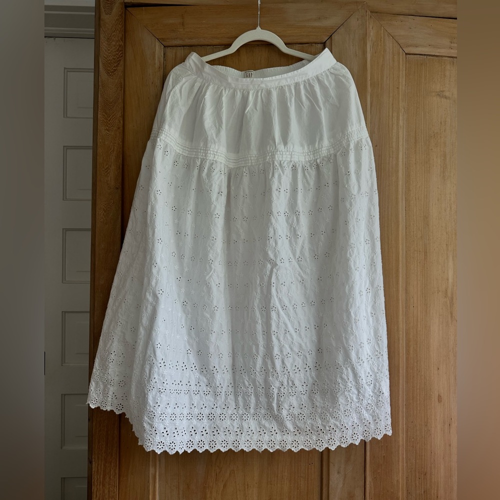 Gap × DÔEN Eyelet Midi Skirt size small